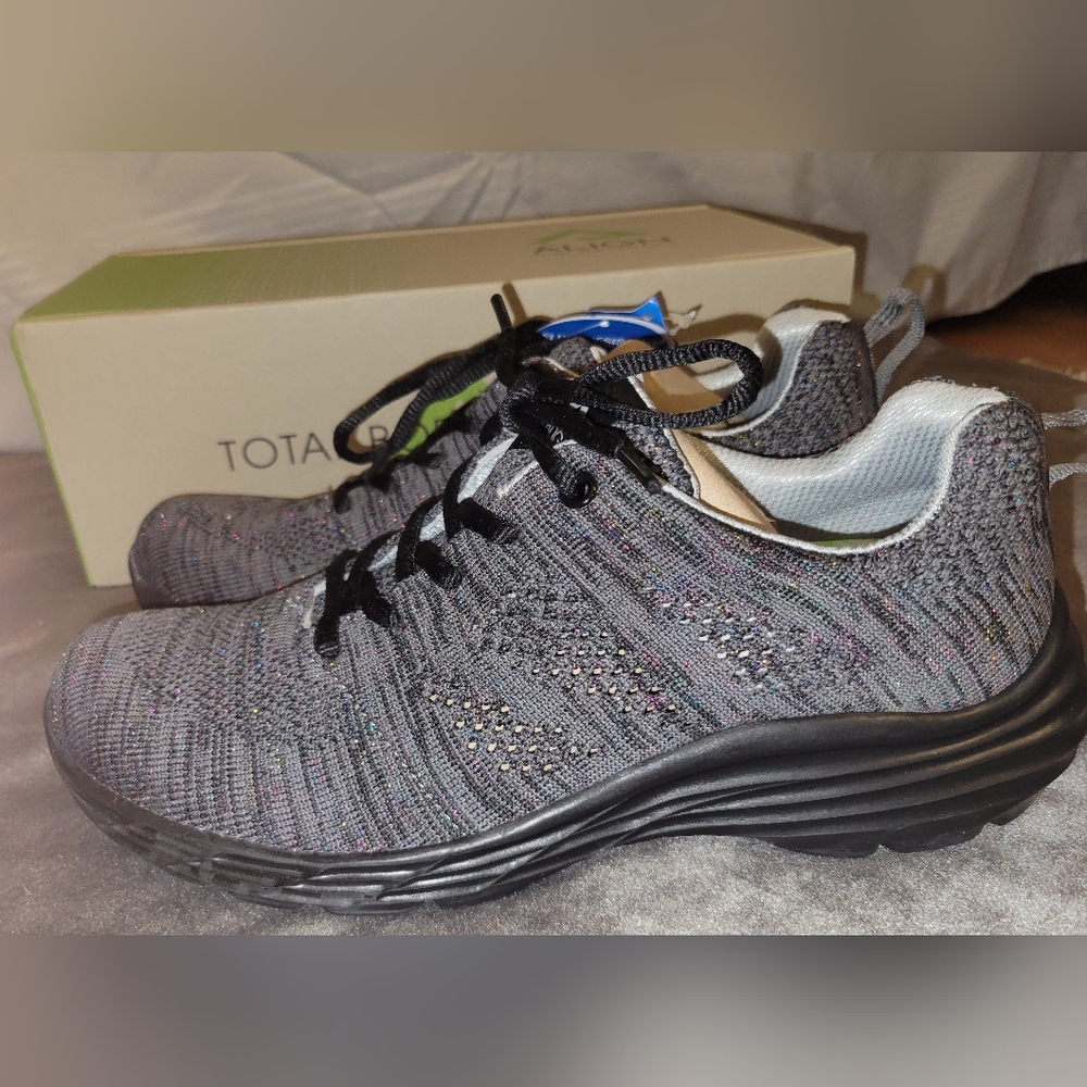 NIB Align Tabor womens sneakers S8, gray w/rainbow metallic specks